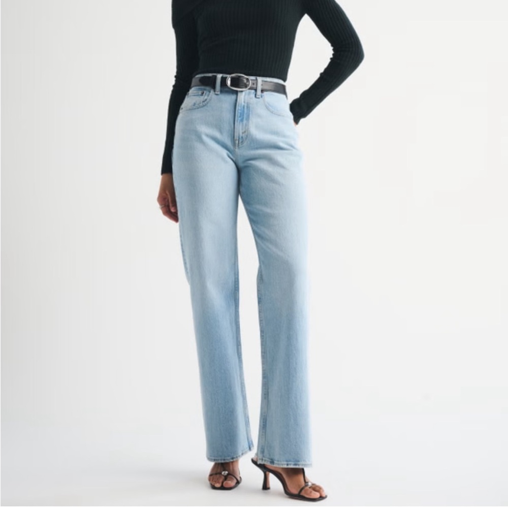 Women’s Abercrombie curve Love jeans brand new size 27 L